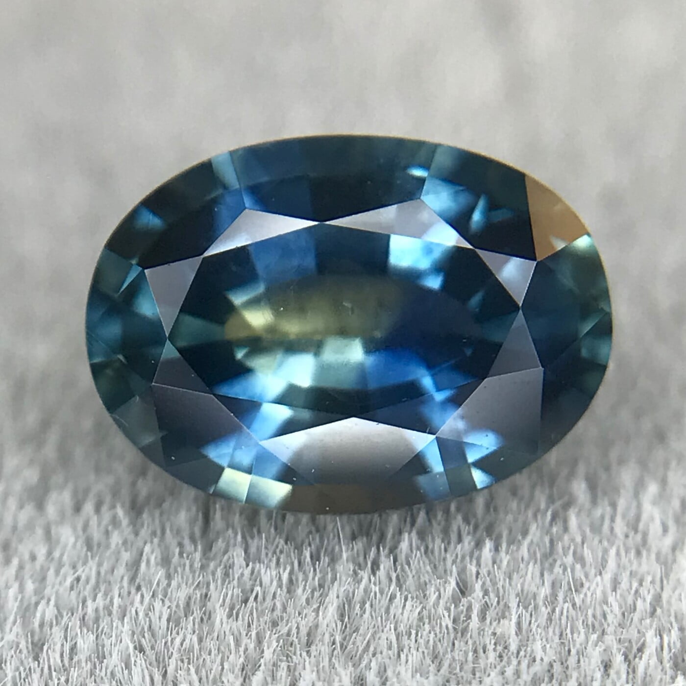 0.92ct Oval Mixed Cut Sapphire